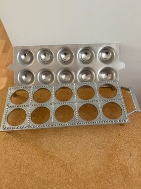 Pre-owned Vintage Berarducci 501RF Ravioli Maker Form - 10 Slot